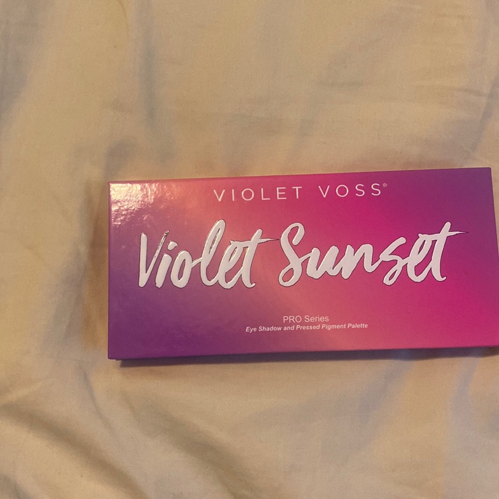 Violet Voss, Violet sunset, eyeshadow and pressed pigment pallet